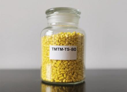 Menggunakan TMTM(TS)-80 dalam Senyawa NR, SBR, dan NBR